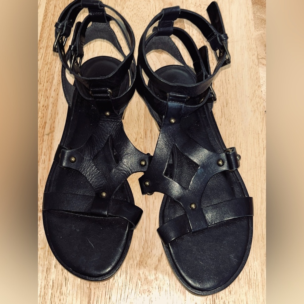 NWT Black Pour La Victorie Gladiator Strappy Sandals
